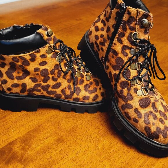 Lust for Life ~ Sz 7.5 ~ High Top Hiking Boots ~ NWOT - Picture 4 of 9